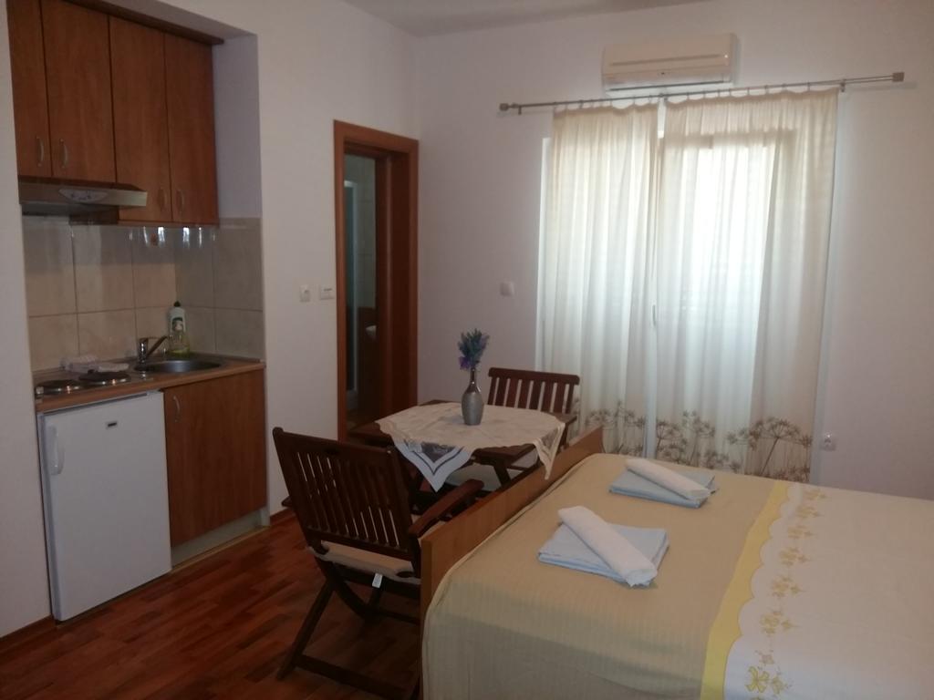 Apartments Bernarda Sumpetar Εξωτερικό φωτογραφία